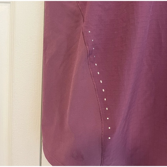 Lululemon short sleeve t-shirt - Picture 5 of 5